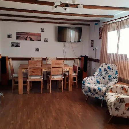 Kalina I Sokol Holiday home Pchelin