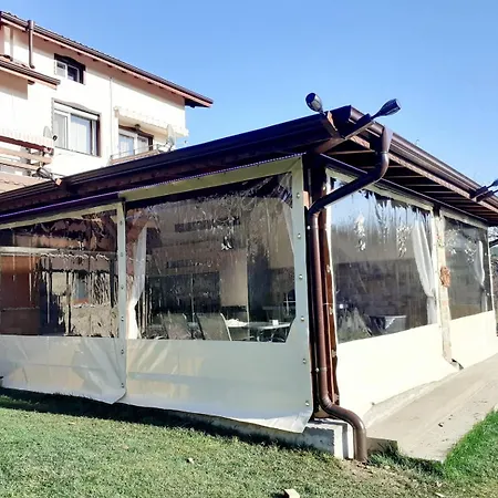Kalina I Sokol Holiday home Pchelin